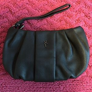 Women’s wristlet